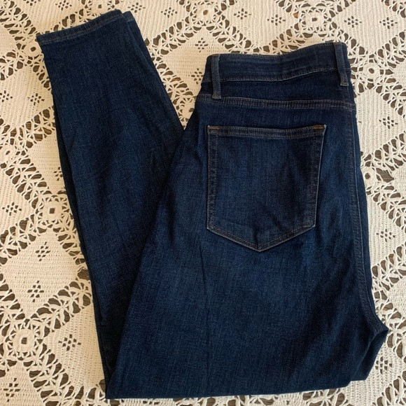 LOFT Denim - LOFT Curvy Skinny Crop Jeans - Size 29/8